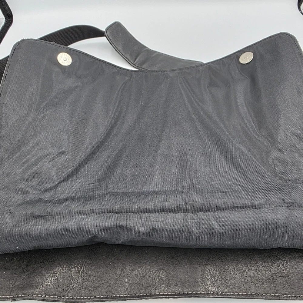 Wilsons Leather exterior brand closure